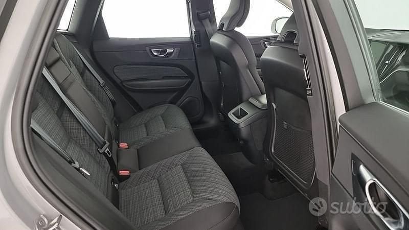 Usata Volvo XC60 Core 197 CV (144 kW) 2023 Grigio SUV