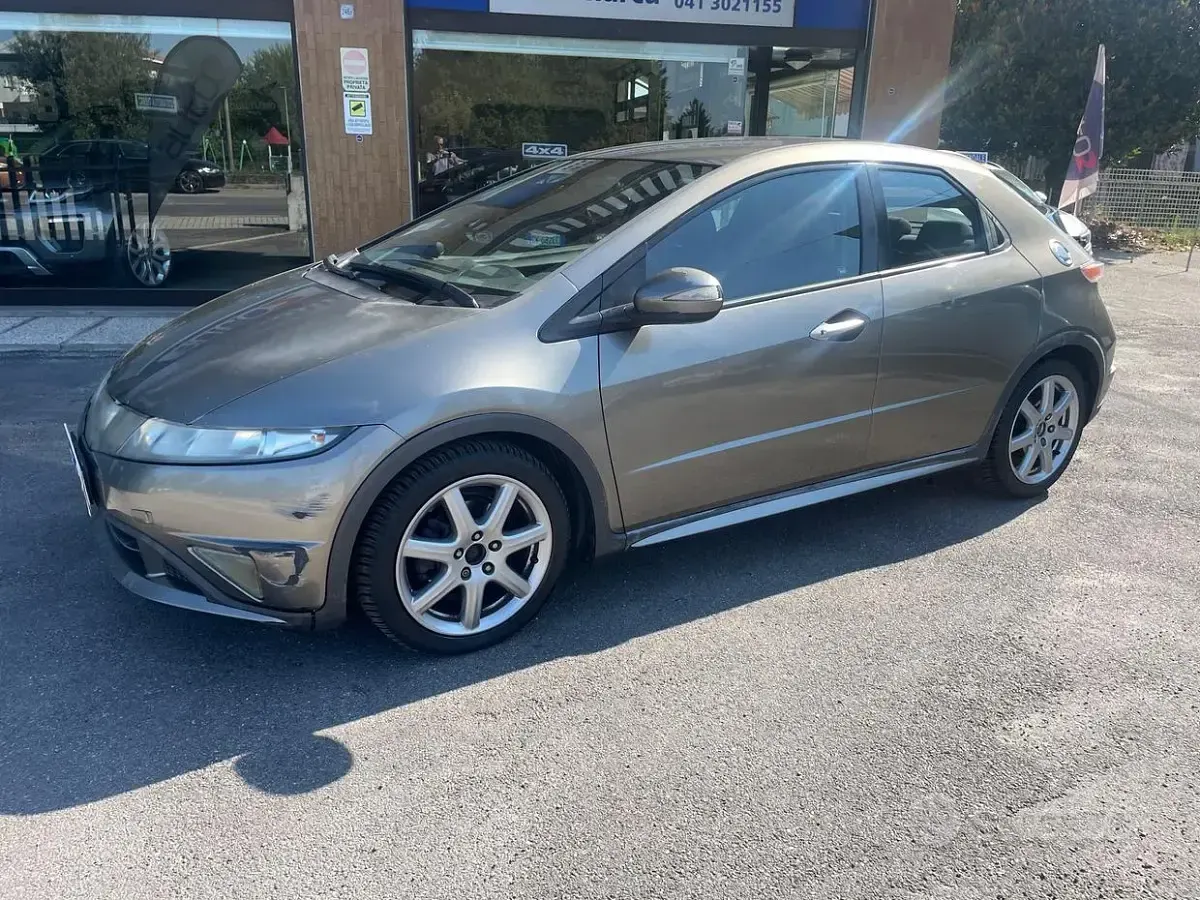 Usata Honda Civic Executive 140 CV (102 kW) 2006 Beige Berlina
