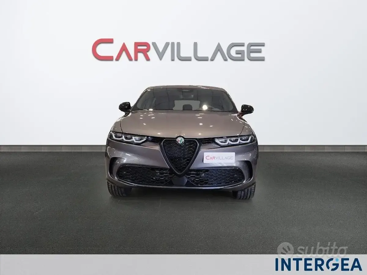Nouă Alfa Romeo Tonale Veloce 131 CP (96 kW) 2026 Gri SUV
