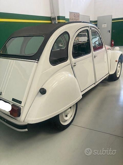 Occasion Citroën 2CV 38 ch (27 kW) 1985 Nessuno(met.) Berline