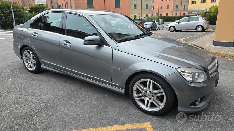 Usata Mercedes C220 Avantgarde 170 CV (125 kW) 2009 Grigio Berlina