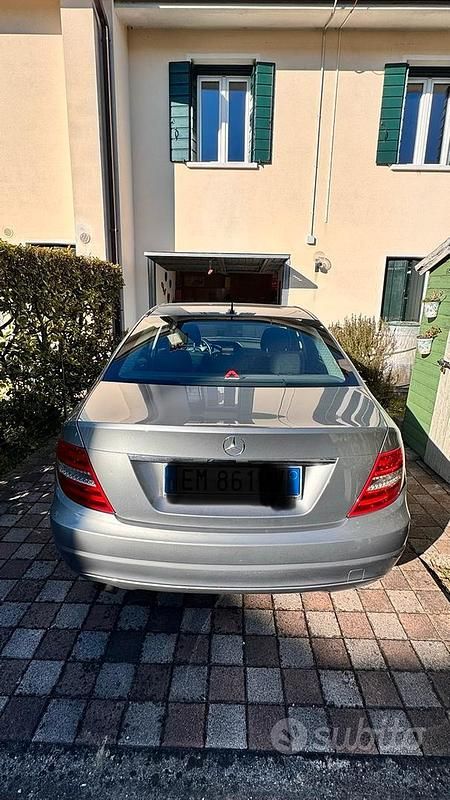 Usata Mercedes C200 184 CV (135 kW) 2012 Grigio Berlina