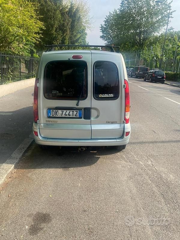 Usata Renault Kangoo 75 CV (55 kW) 2007 Grigio Monovolume