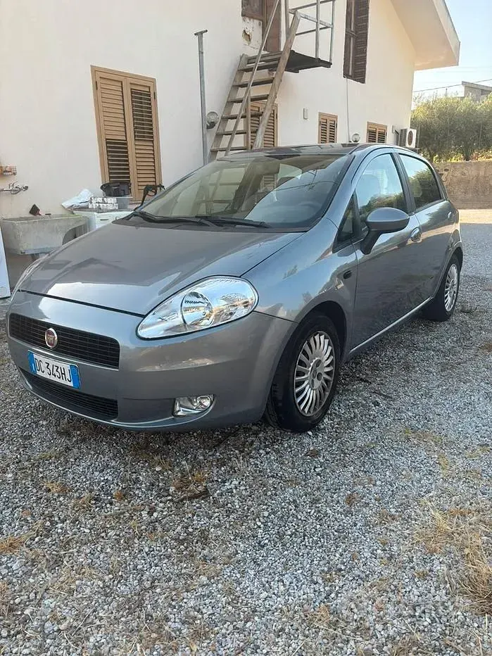 Usata Fiat Grande Punto 90 CV (66 kW) 2006 Grigio Utilitaria