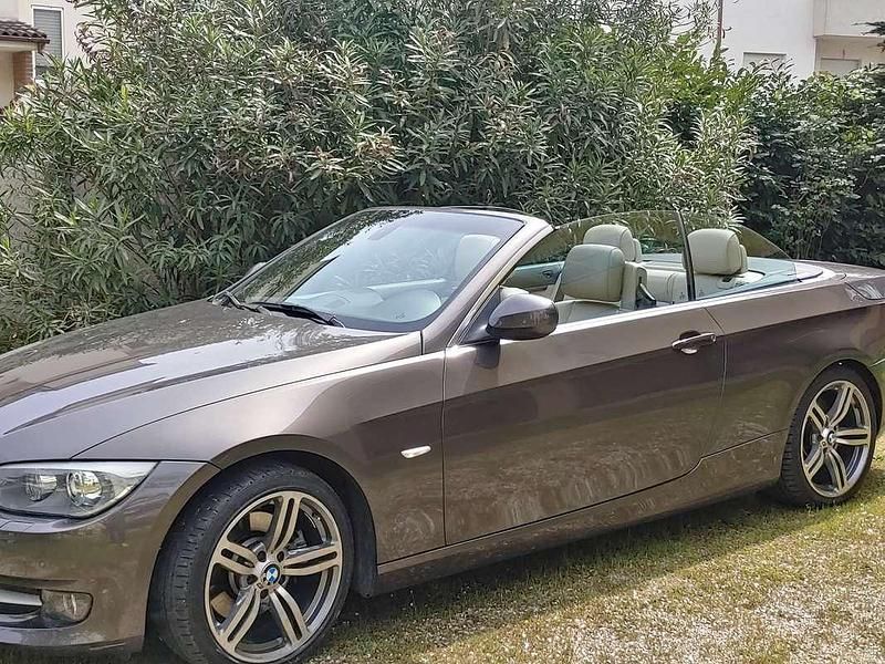 Usata BMW 330 Cabriolet 245 CV (180 kW) 2010 Cabrio