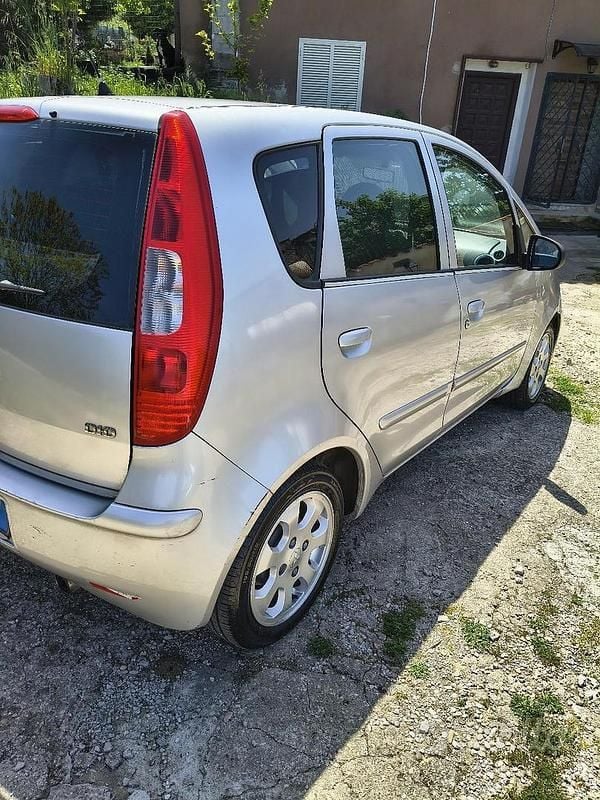 Usata Mitsubishi Colt 95 CV (69 kW) 2007 Grigio Utilitaria