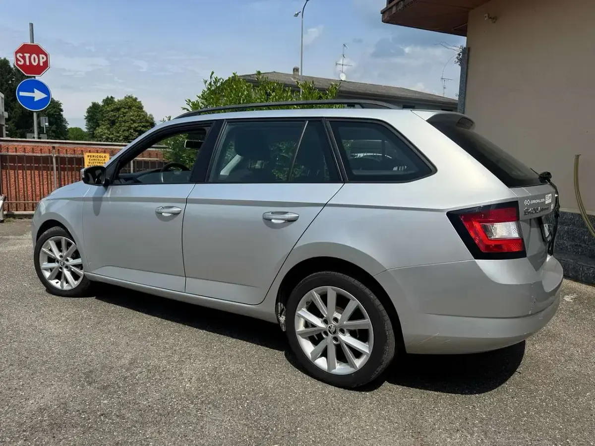 Usata Skoda Fabia Executive 75 CV (55 kW) 2017 Argento Station wagon