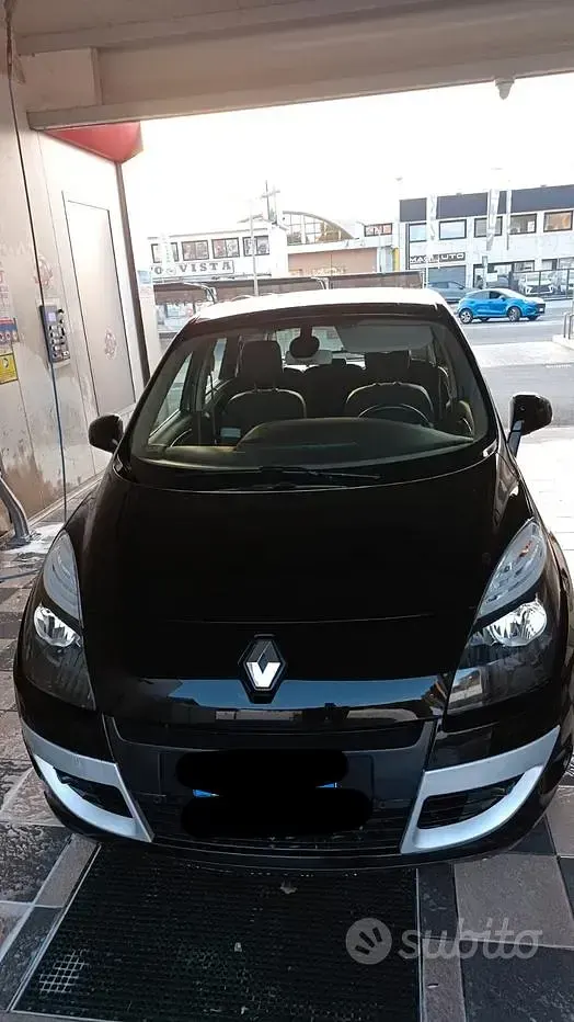Usata Renault Scénic III XMOD 110 CV (80 kW) 2011 Nero Monovolume