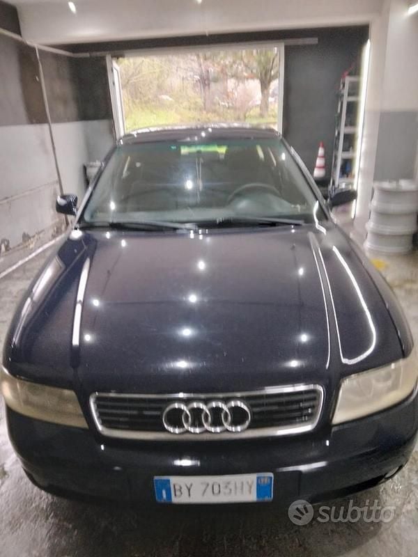 Usata Audi A4 110 CV (80 kW) 1999 Blu Station wagon