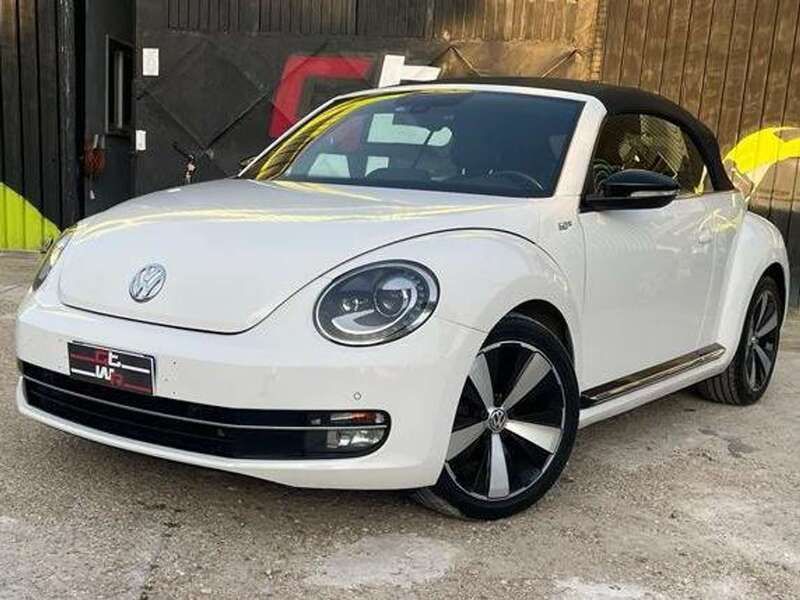 Usata VW Beetle Cabriolet Sportline 140 CV (102 kW) 2013 Bianco Cabrio
