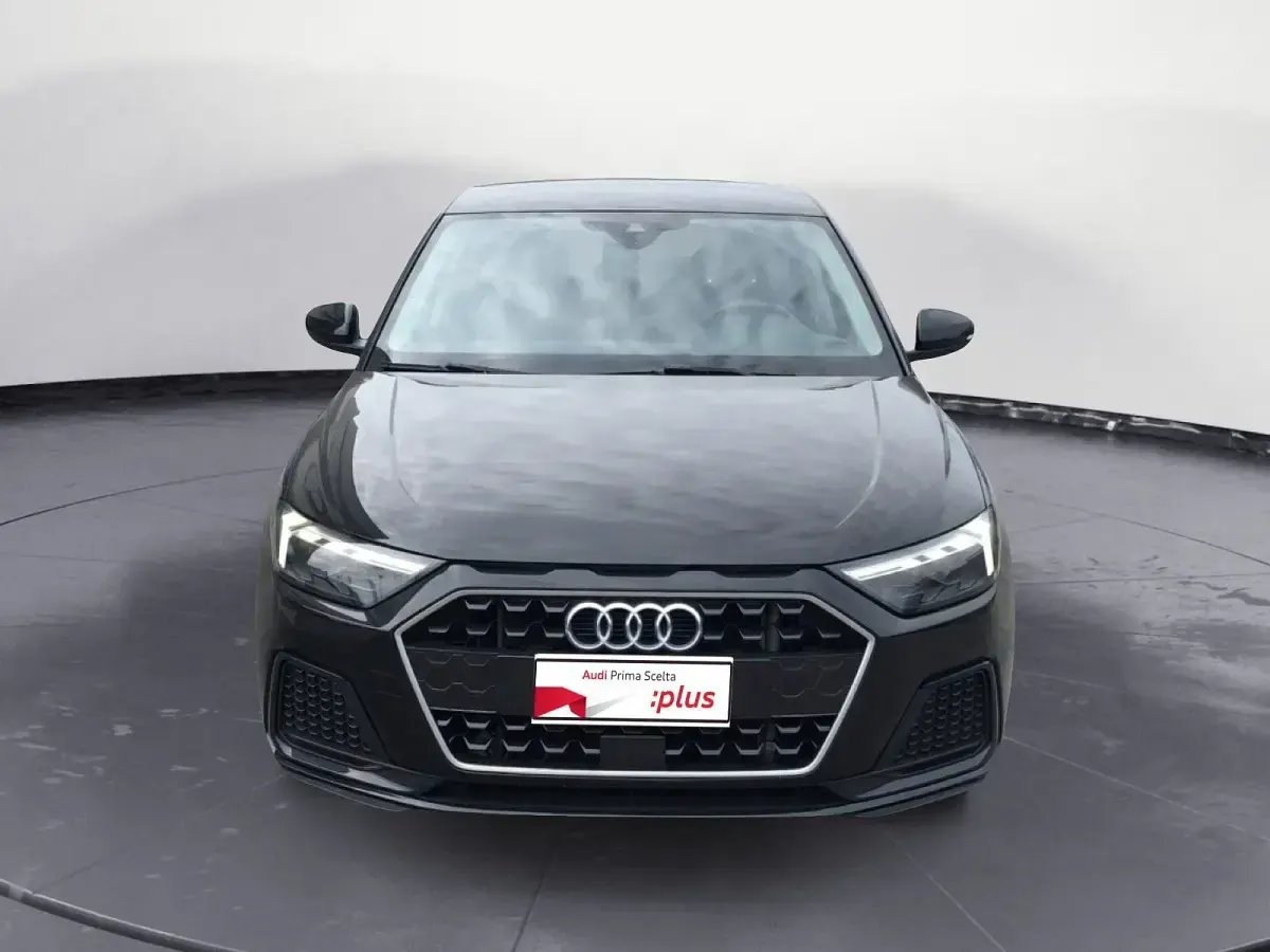 Käytetty Audi A1 Sportback Admired 95 HP (69 kW) 2019 Musta Viistoperä