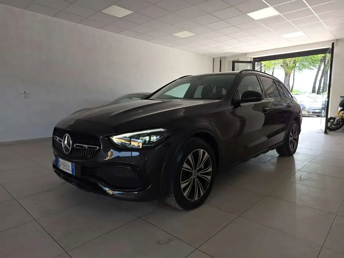 Usata Mercedes C220 Premium Plus 200 CV (147 kW) 2022 Nero Station wagon