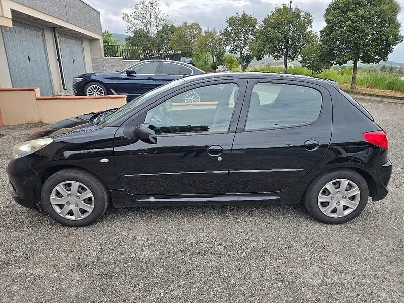 Gebraucht Peugeot 206+ 68 PS (50 kW) 2011 Kleinwagen