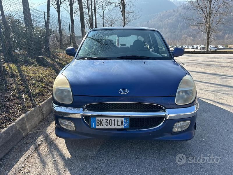 Usata Daihatsu Sirion 102 CV (75 kW) 2001 Blu Utilitaria