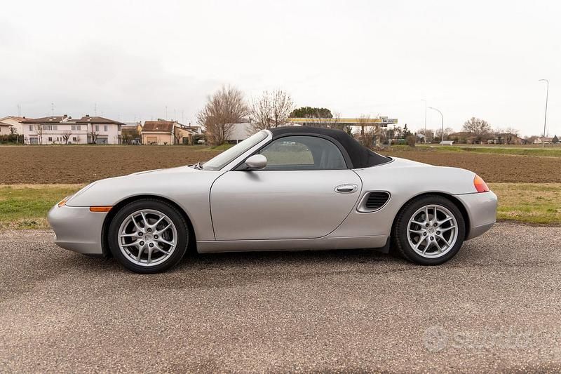 Usata Porsche Boxster 220 CV (161 kW) 1999 Grigio Cabrio