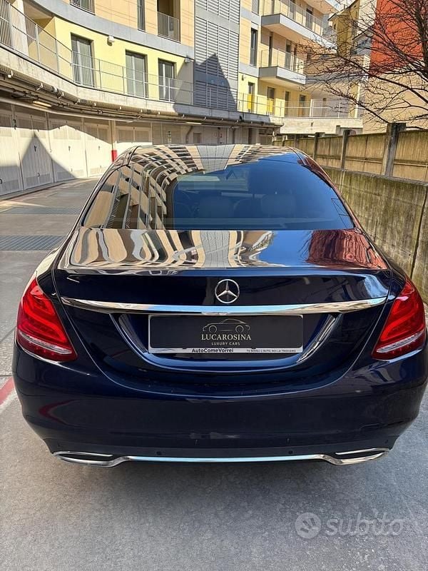 Begagnad Mercedes C200 Exclusive 136 HK (100 kW) 2018 Blå Sedan