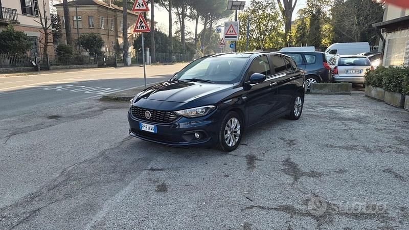 Blu Usata 2018 Fiat Tipo Lounge Tre volumi | 6700 € (Super prezzo) - Immagine 1/4