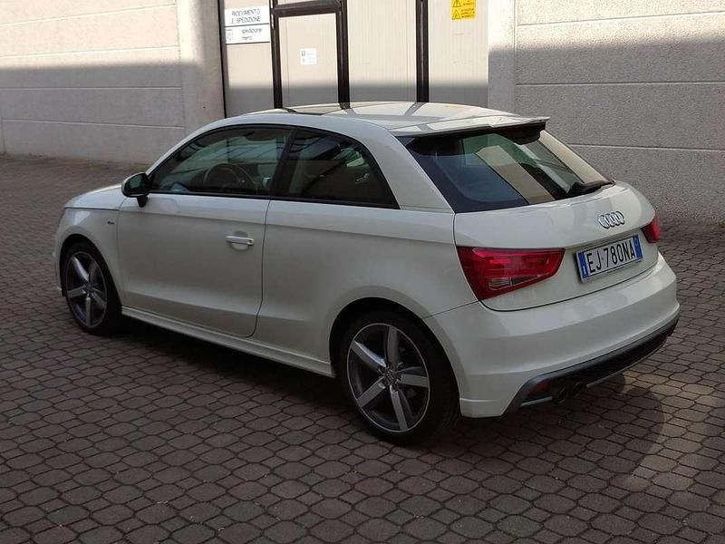 Usata Audi A1 Ambition 122 CV (89 kW) 2011 Bianco Utilitaria