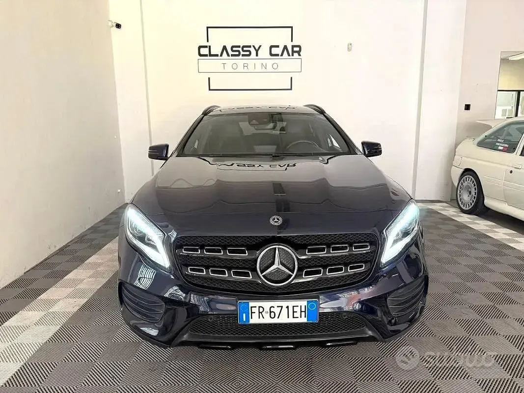 Usata Mercedes GLA200 Premium 136 CV (100 kW) 2018 Bluazzurro SUV