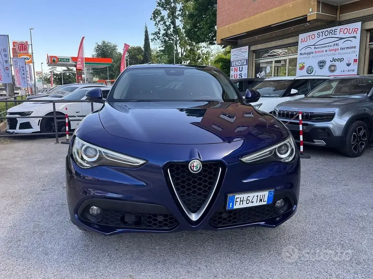 Usata Alfa Romeo Stelvio 209 CV (153 kW) 2017 Blu SUV