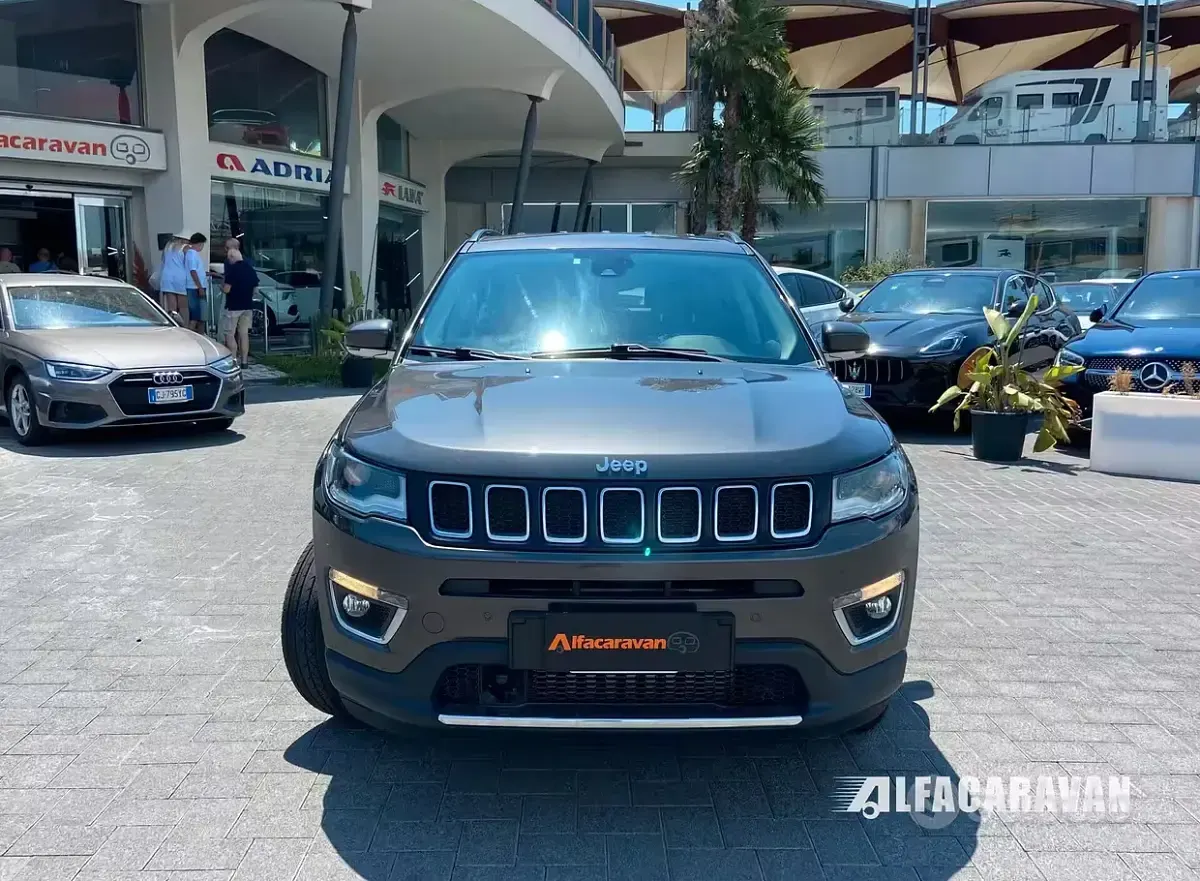 Usata Jeep Compass Limited 140 CV (102 kW) 2018 Grigio SUV