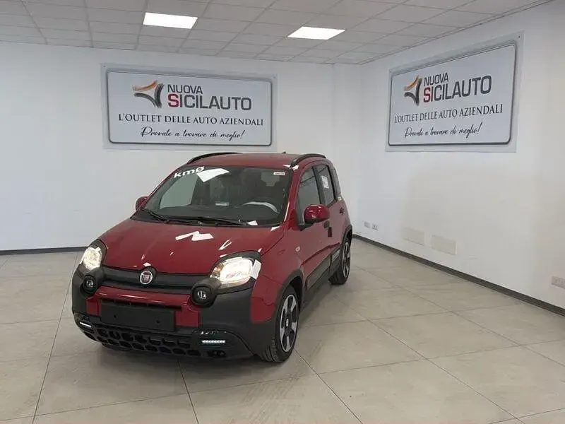 Nuova Fiat Panda Cross 65 CV (47 kW) 2026 Rosso Utilitaria
