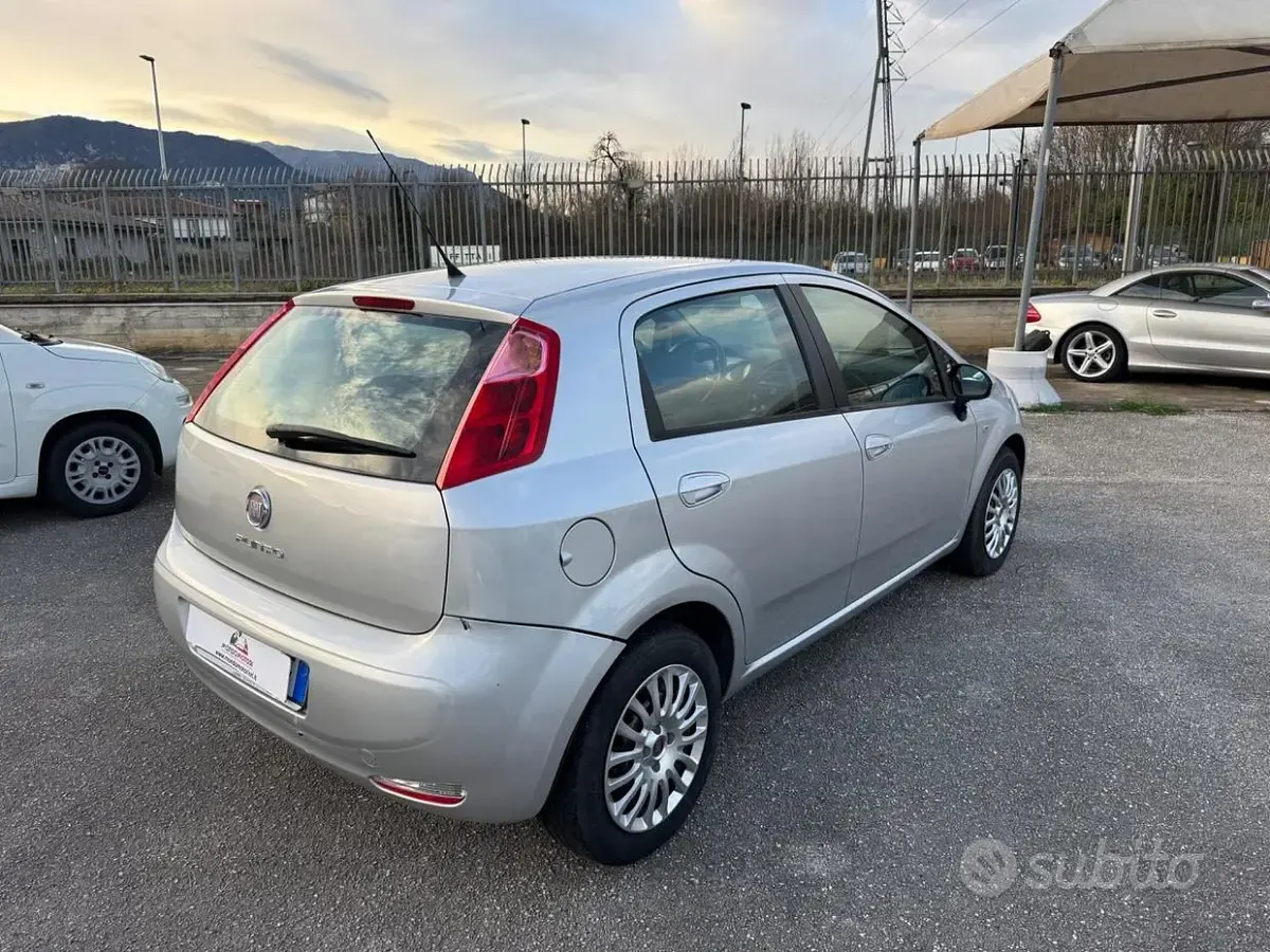 Usata Fiat Punto Street 85 CV (62 kW) 2014 Grigio Utilitaria