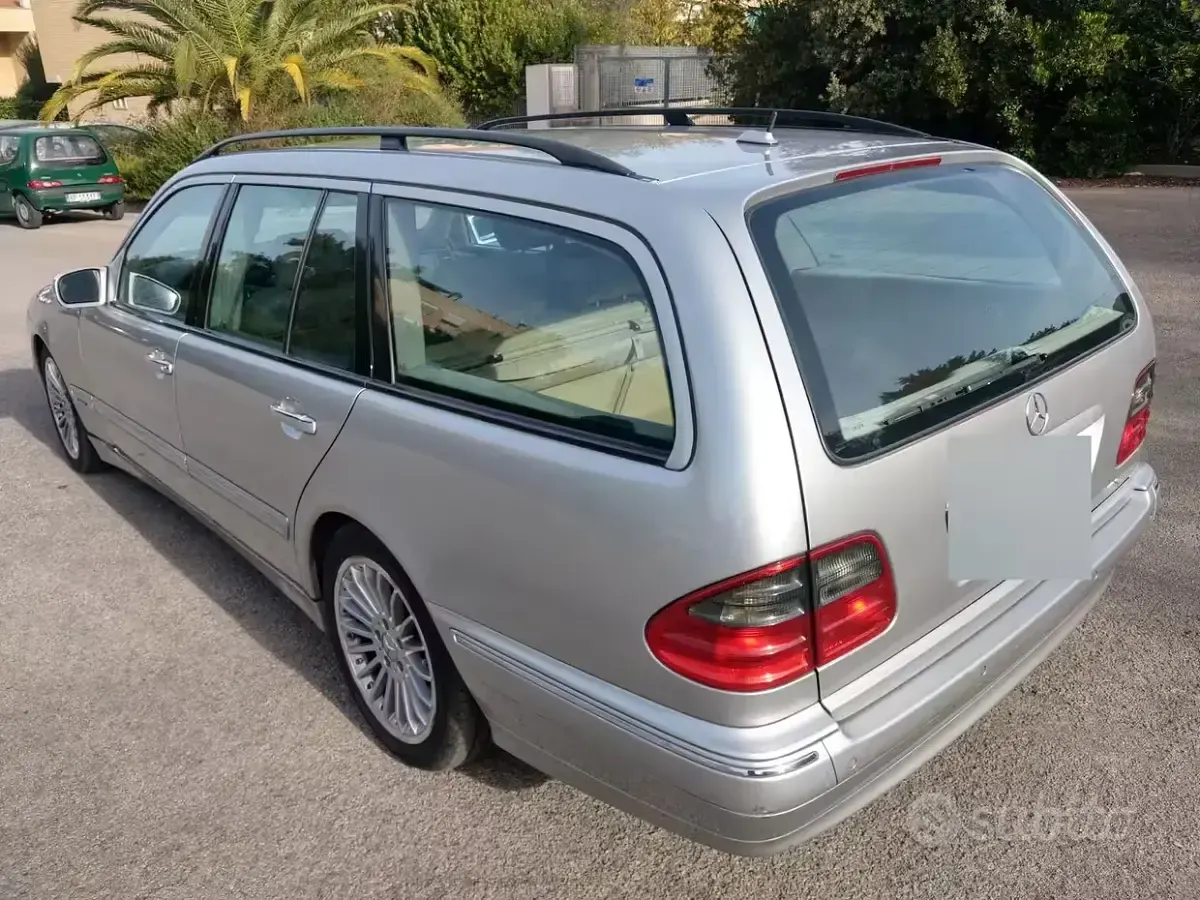 Usata Mercedes E320 197 CV (144 kW) 2001 Grigio Station wagon