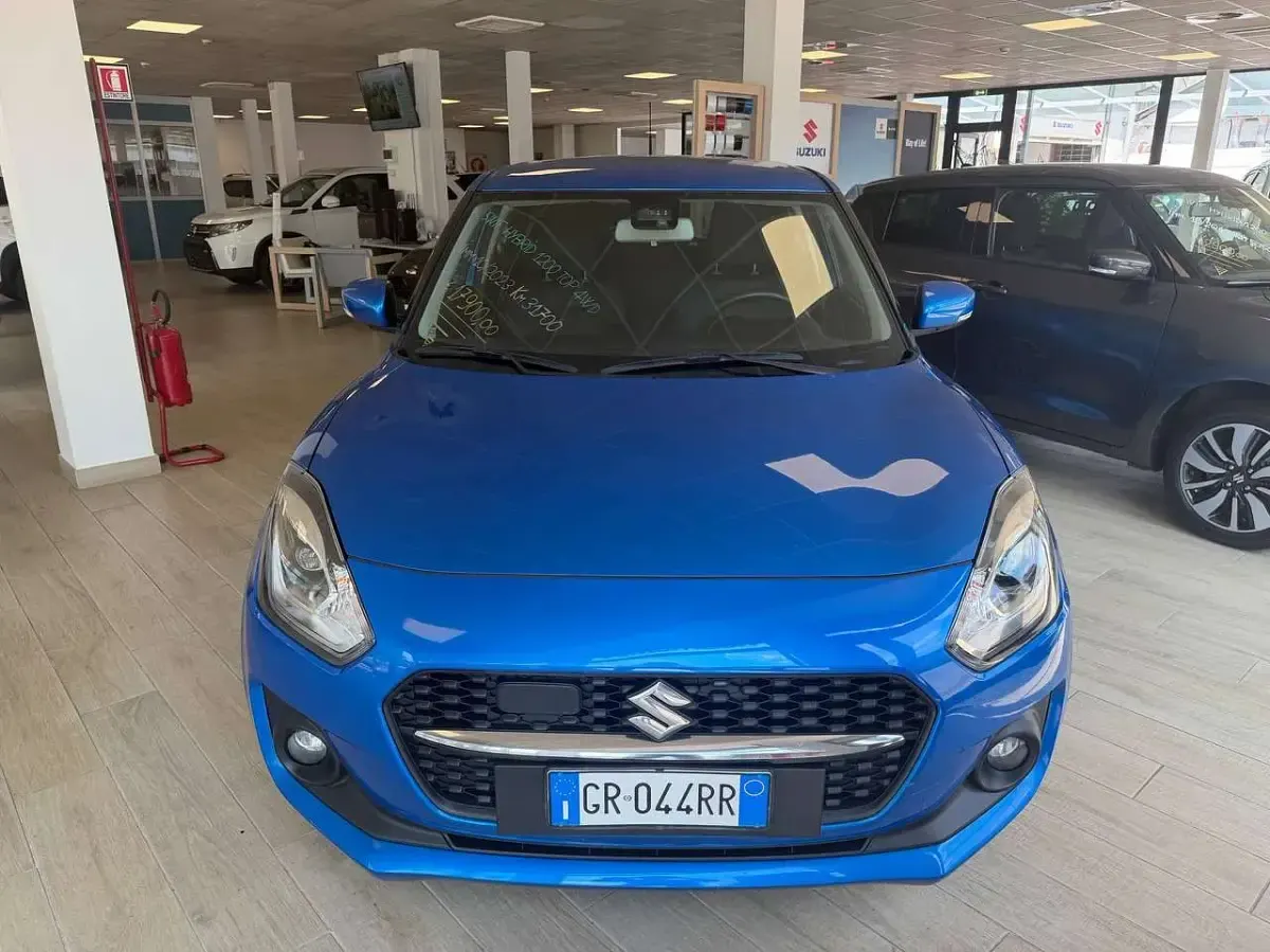 Usata Suzuki Swift 83 CV (61 kW) 2023 Blu/azzurro Utilitaria