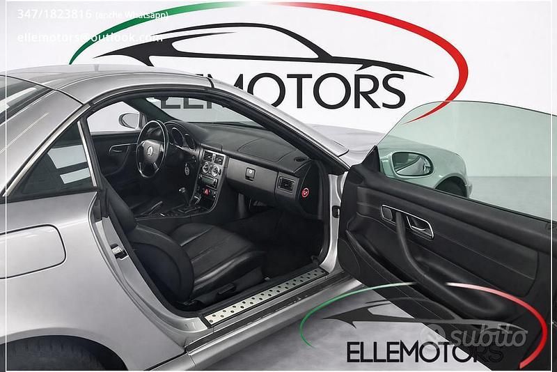 Usata Mercedes SLK230 AMG 230 CV (169 kW) 1998 Argento Cabrio