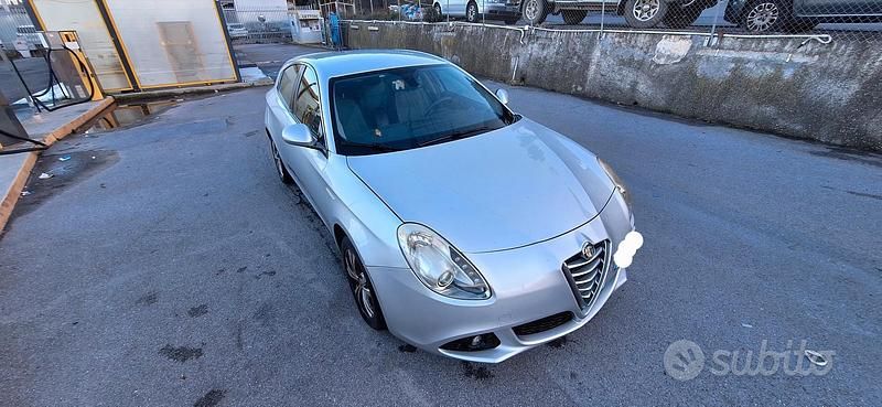Usata Alfa Romeo Giulietta 170 CV (125 kW) 2011 Grigio Utilitaria