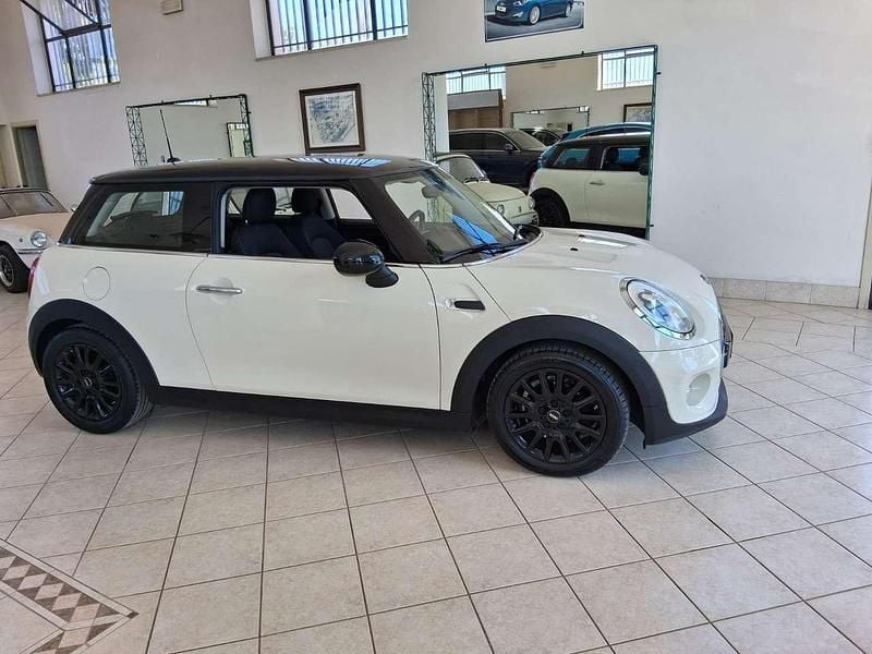 Usata Mini Cooper D Hype 116 CV (85 kW) 2017 Beige Utilitaria
