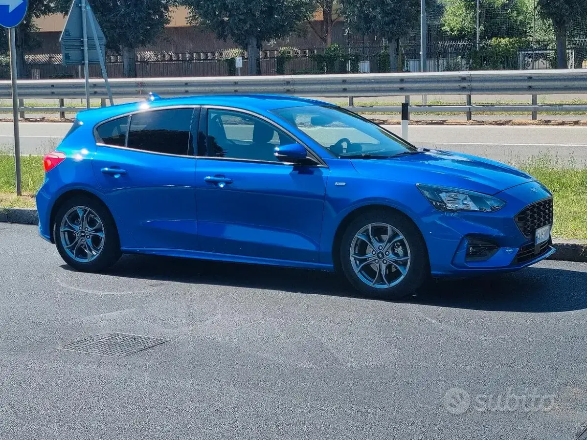 Usata Ford Focus ST-Line 125 CV (91 kW) 2020 Bluazzurro Berlina