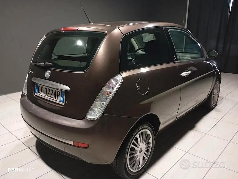 Usata Lancia Ypsilon 60 CV (44 kW) 2009 Marrone Utilitaria