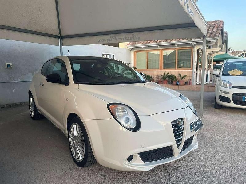 Usata Alfa Romeo GT Junior Distinctive 79 CV (58 kW) 2011 Beige Berlina