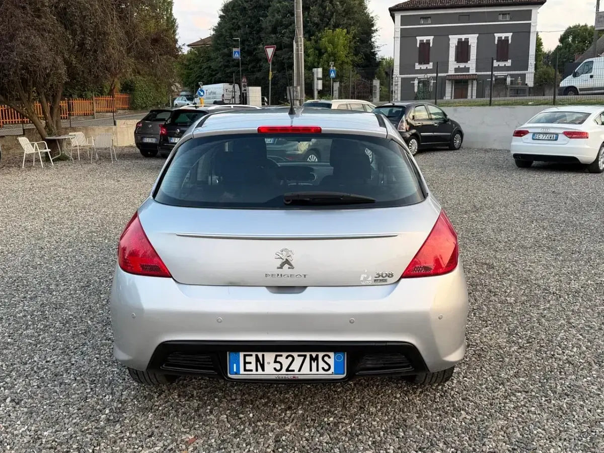 Usata Peugeot 308 Access 112 CV (82 kW) 2012 Argento Berlina