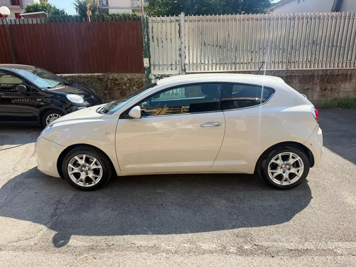 Usata Alfa Romeo MiTo Distinctive 95 CV (69 kW) 2012 Beige Utilitaria