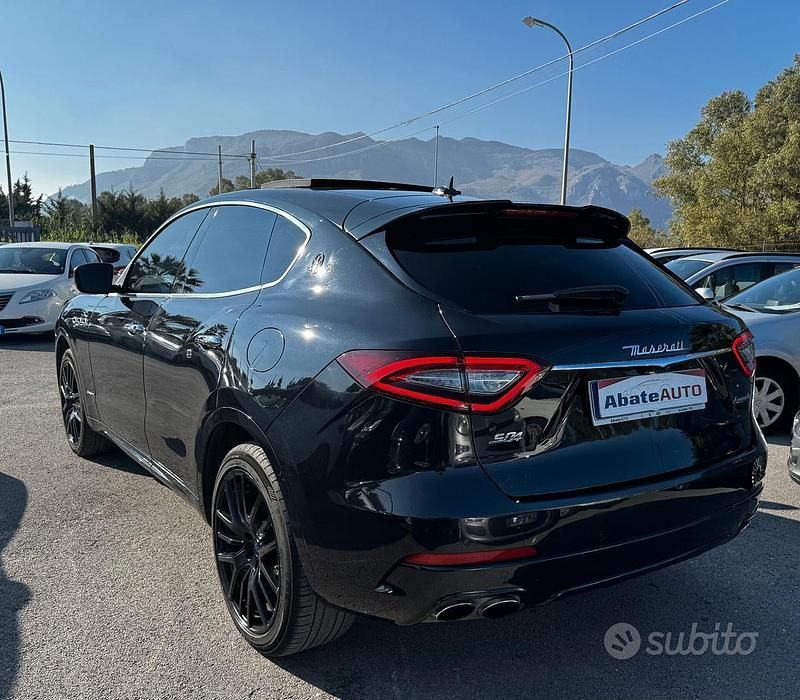 Usata Maserati 430 430 CV (316 kW) 2018 Nero Station wagon