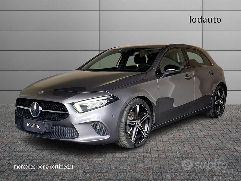 Usata Mercedes A180 116 CV (85 kW) 2022 Grigio Berlina