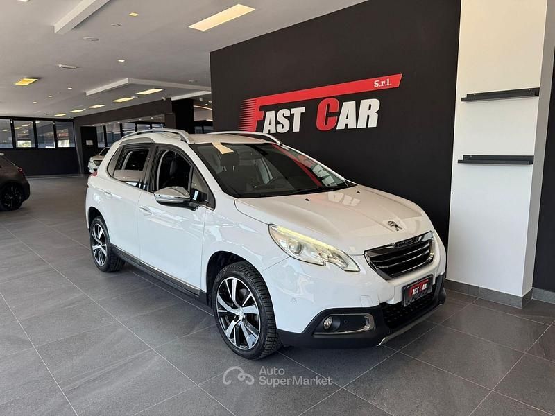 Usata Peugeot 2008 S 120 CV (88 kW) 2015 Bianco SUV