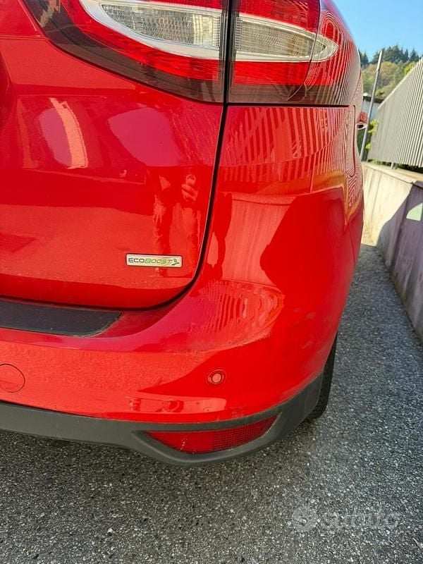 Usata Ford C-MAX 125 CV (91 kW) 2016 Rosso Monovolume