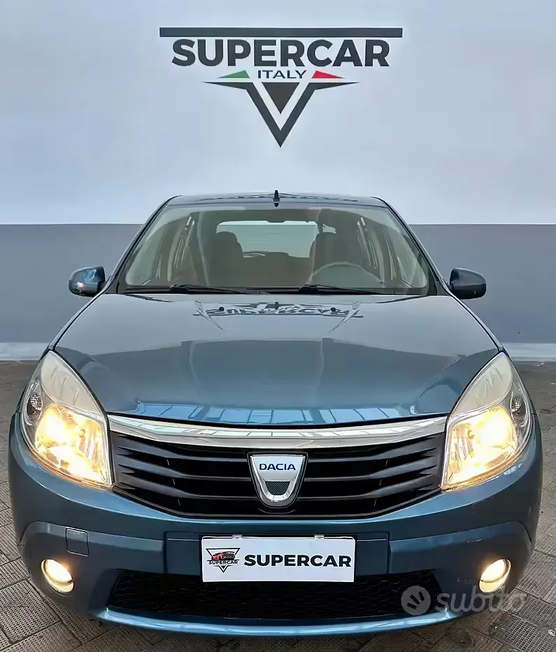 Usata Dacia Sandero 75 CV (55 kW) 2009 Grigio Berlina
