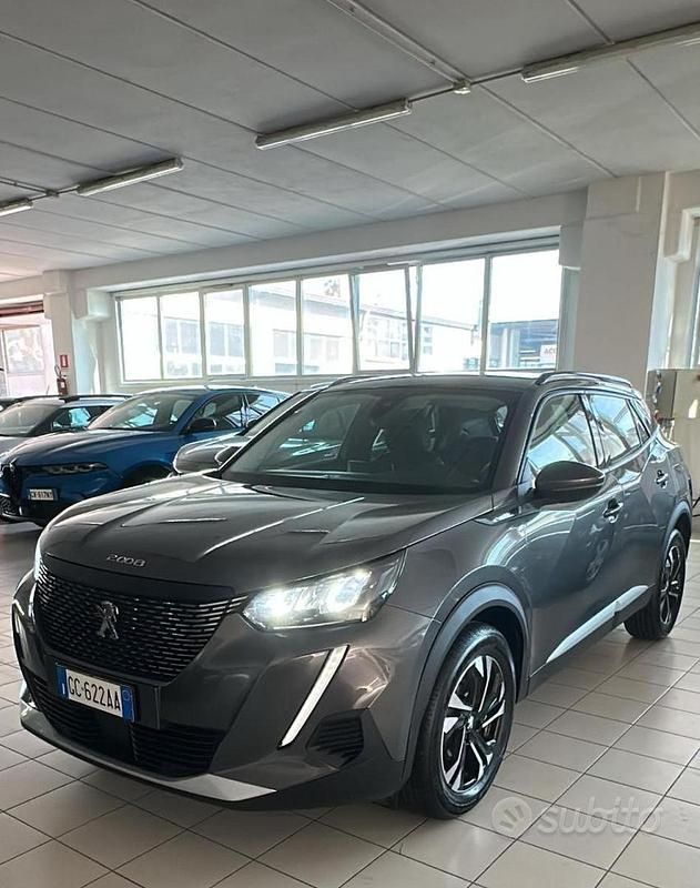 Usata Peugeot 2008 Allure 102 CV (75 kW) 2020 Grigio SUV