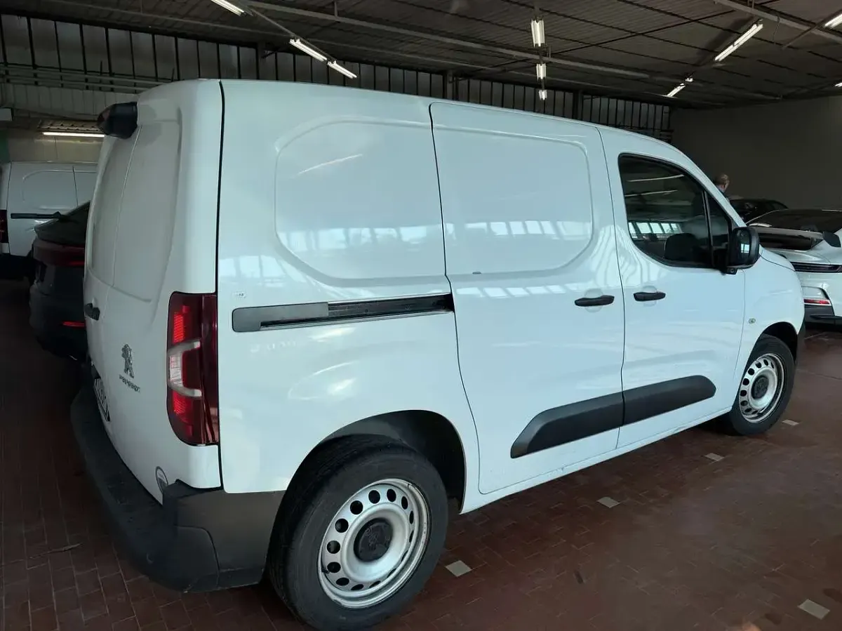 Usata Peugeot Partner S 131 CV (96 kW) 2019 Bianco Monovolume