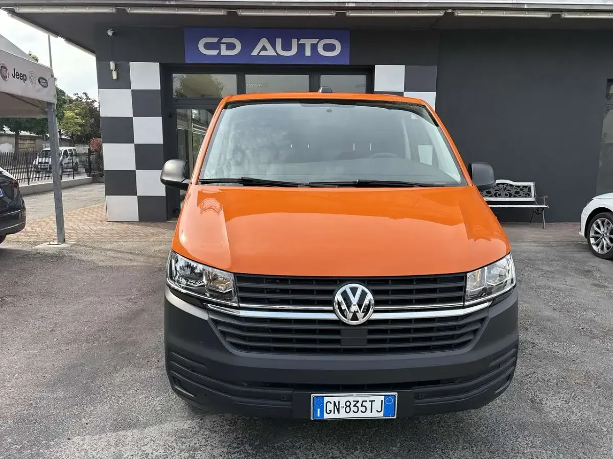 Usado VW Transporter 110 CV (80 kW) 2021 Naranja Van