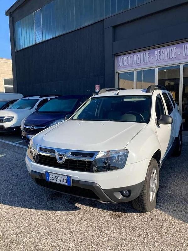 Usata Dacia Duster Lauréate 105 CV (77 kW) 2013 Bianco SUV