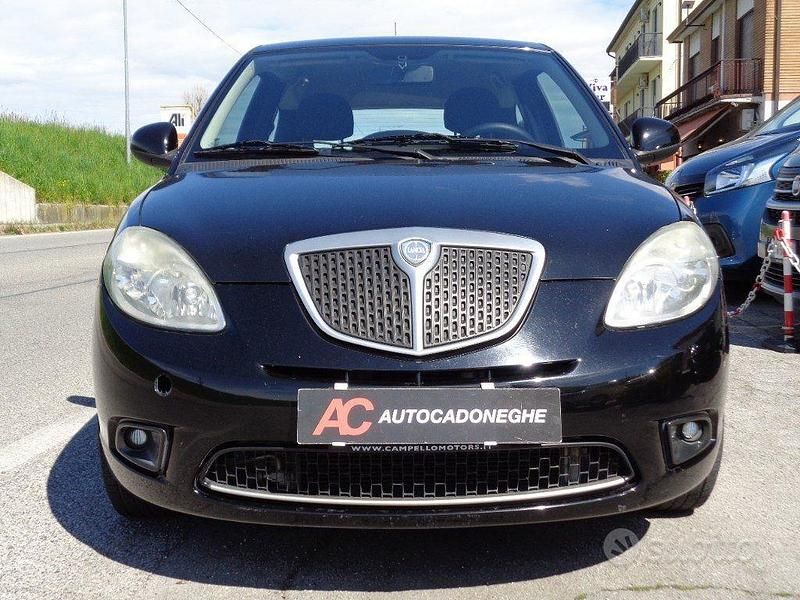 Usata Lancia Ypsilon 77 CV (56 kW) 2010 Nero Utilitaria