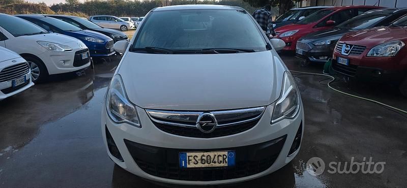 Usata Opel Corsa Edition 85 CV (62 kW) 2013 Bianco Utilitaria