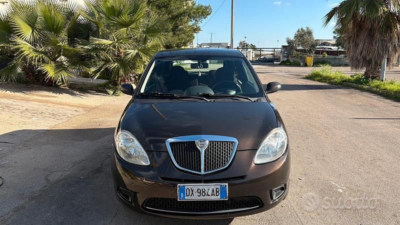 Marrone Usata 2007 Lancia Ypsilon Due volumi | 2500 € (Buon prezzo) - Immagine 1/4