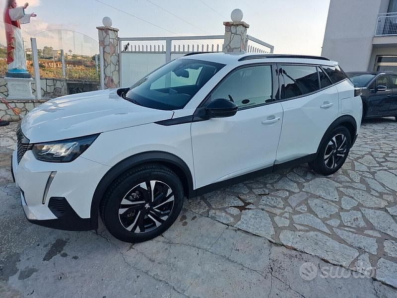 Usata Peugeot 2008 Allure 131 CV (96 kW) 2022 Bianco SUV